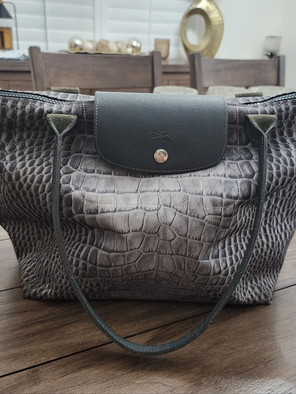Longchamp stylish croc
